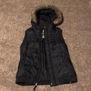 Burton women’s vest with hood.